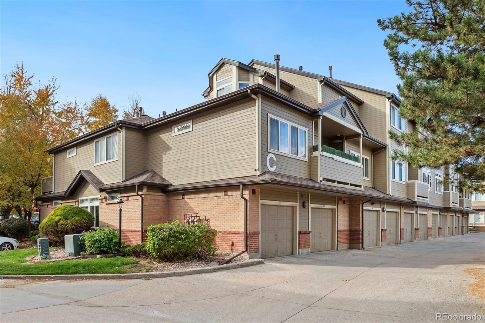  Greenwood Village Condo / Townhome | MLS #: 23731856001 S Yosemite Street C203, Greenwood Village Beds: 1 Baths: 1 Price: $289,900