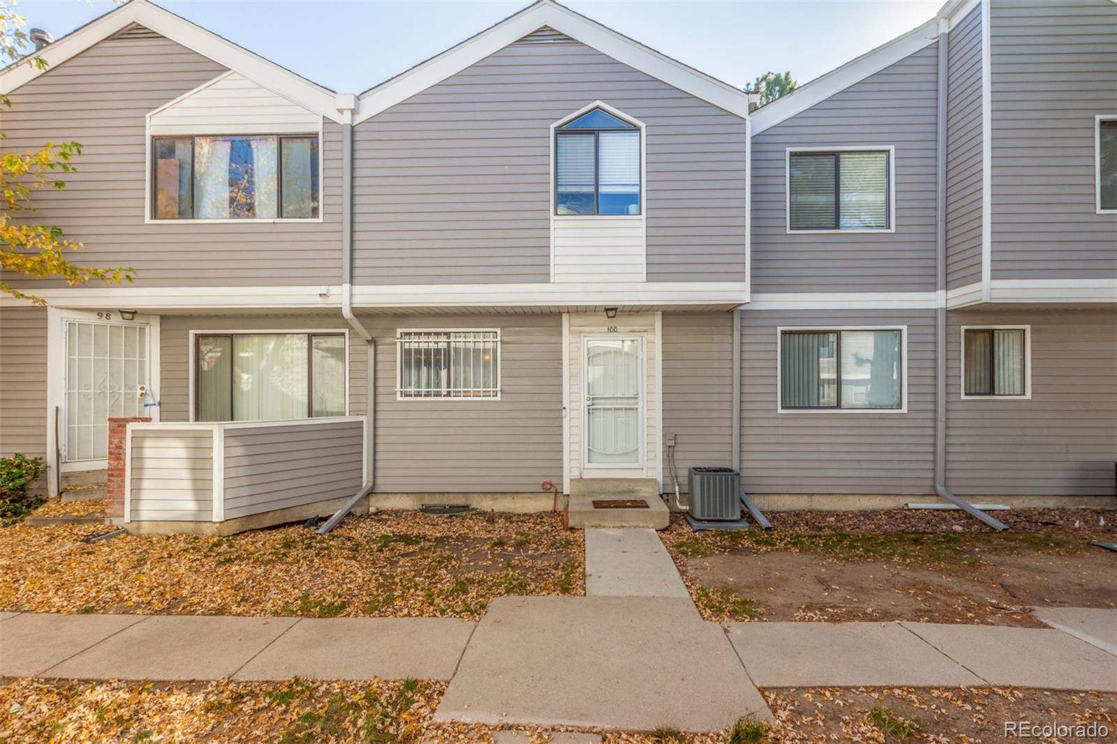 Olde Towne Aurora Condo / Townhome | MLS #: 2331138100 S Moline Street , Aurora Beds: 2 Baths: 4 Price: $251,281