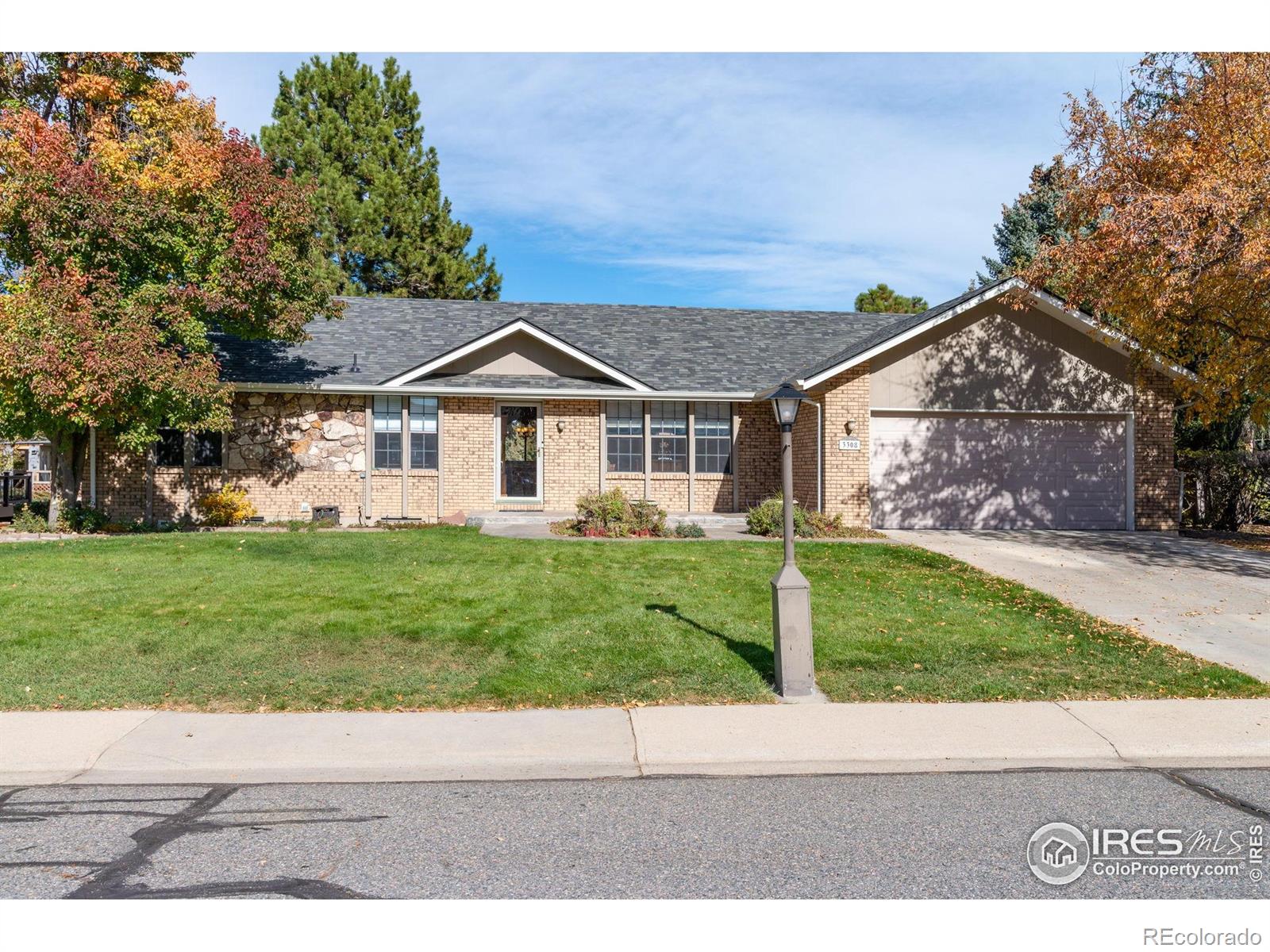 Longmont Estates Longmont Home | MLS #: 45678910467433308  Lakeview Circle, Longmont Beds: 5 Baths: 3 Price: $755,000