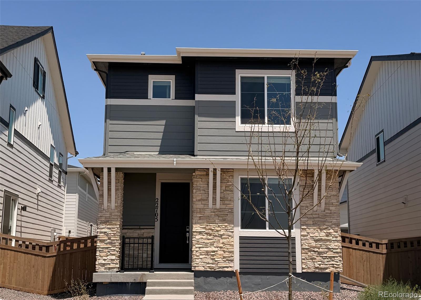  Aurora Home | MLS #: 879544122705 E 47th Avenue, Aurora Beds: 3 Baths: 3 Price: $424,990