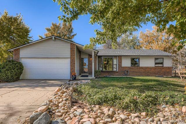 Meadowood Aurora Home | MLS #: 260076216025 E Eldorado Place, Aurora Beds: 5 Baths: 3 Price: $535,000