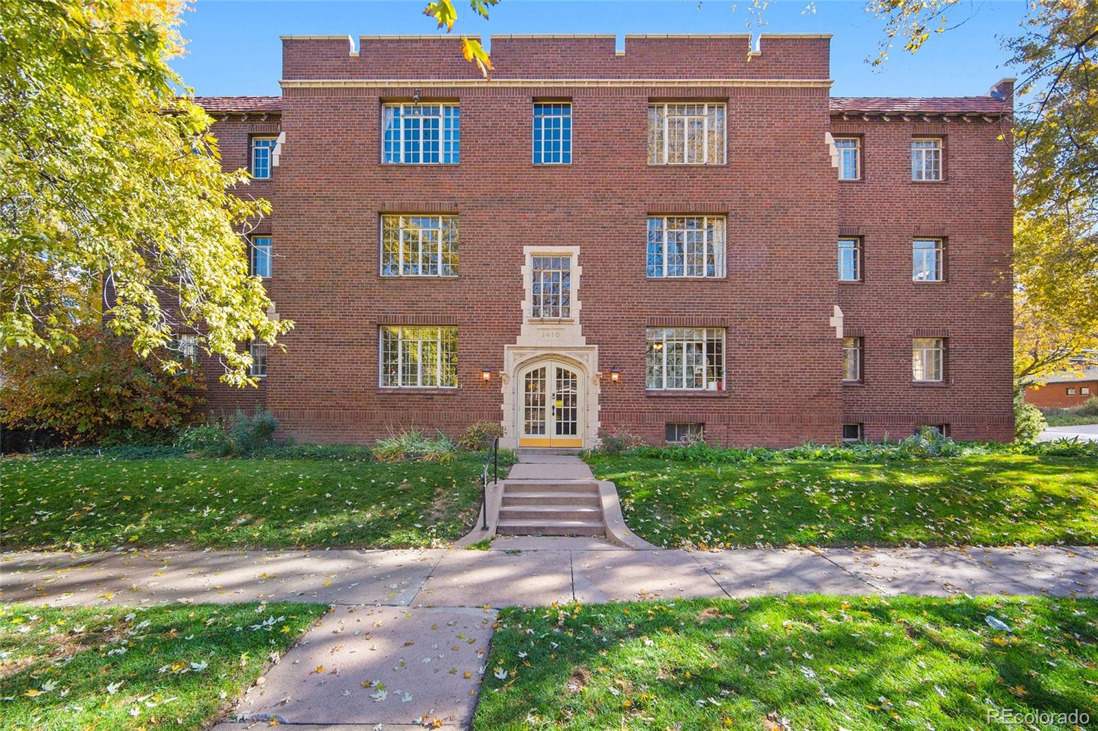 1410 vine street, Denver sold home. Closed on 2026-03-18 for $308,000.