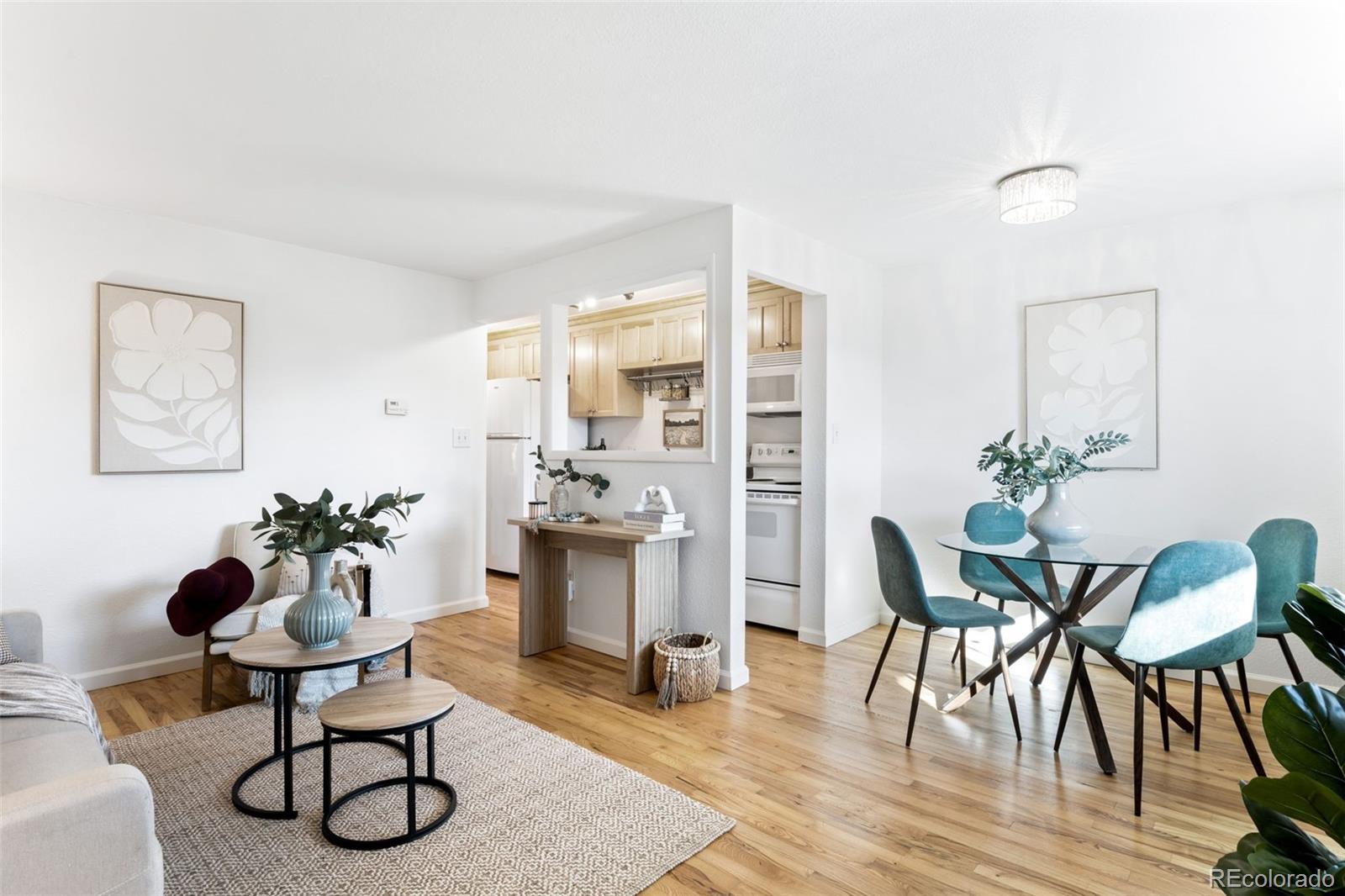 Washington Denver Condo / Townhome | MLS #: 2930824148 S Emerson Street 303, Denver Beds: 1 Baths: 1 Price: $200,000