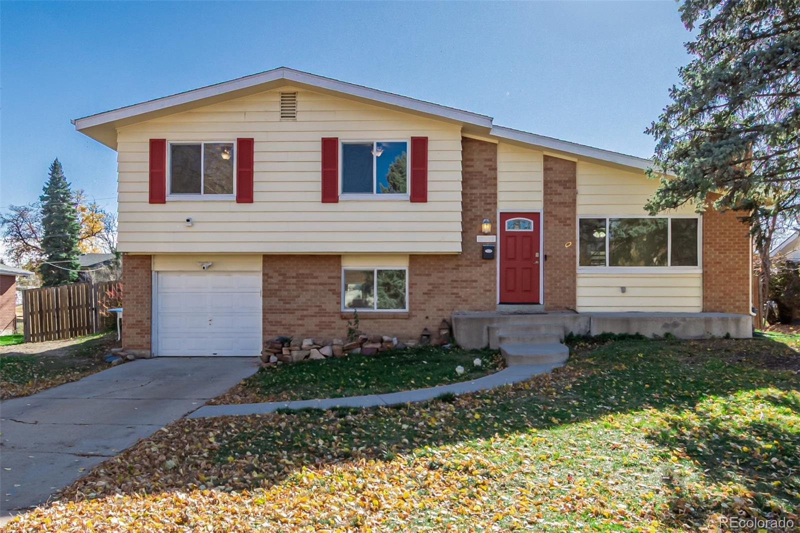 Lyn Knoll Aurora Home | MLS #: 485608413602 E 4th Avenue, Aurora Beds: 3 Baths: 3 Price: $419,900