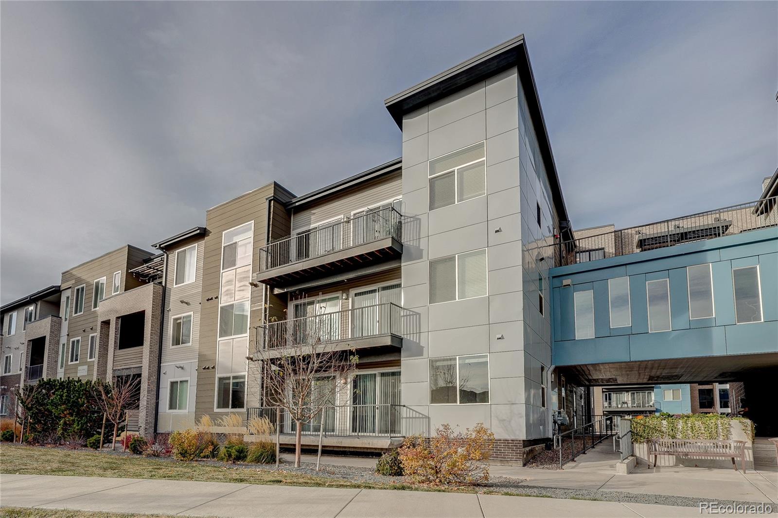  Centennial Condo / Townhome | MLS #: 6673656460 E Fremont Place 210, Centennial Beds: 2 Baths: 2 Price: $415,000
