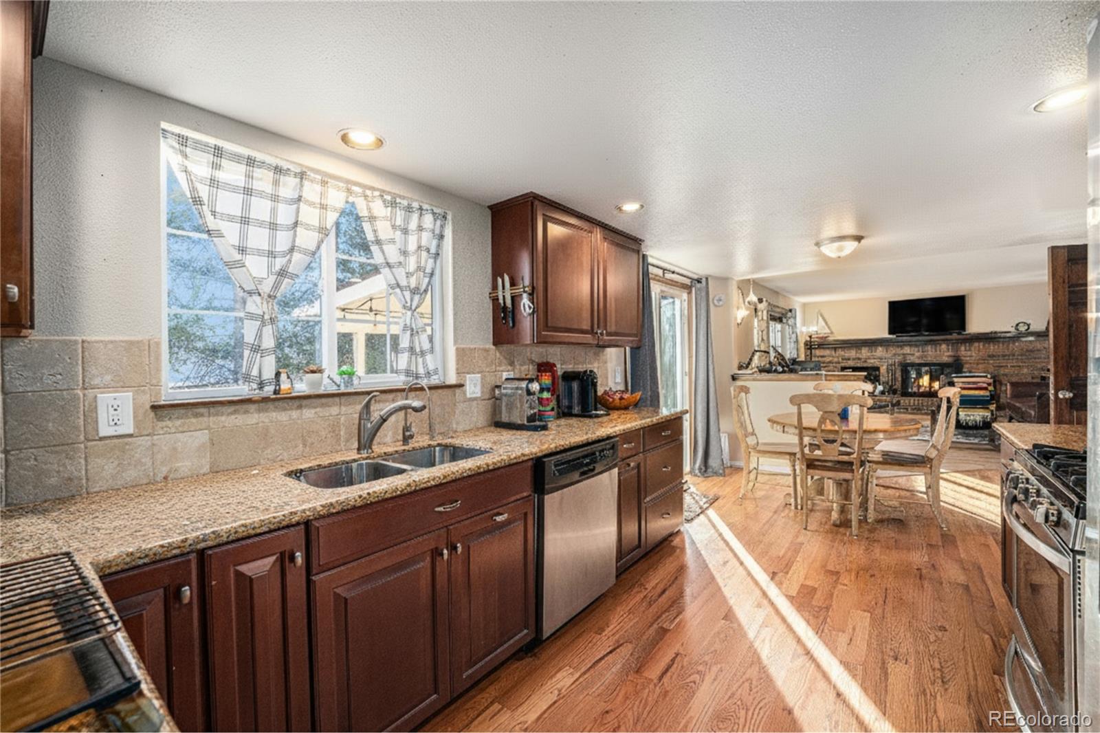 9778 w nova avenue, Littleton sold home. Closed on 2025-12-22 for $630,000.