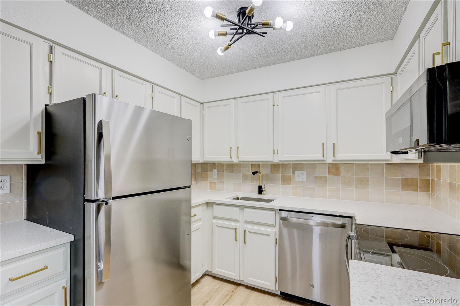 Telegraph Hill Aurora Condo / Townhome | MLS #: 419357611975 E Harvard Avenue 205, Aurora Beds: 2 Baths: 2 Price: $294,900