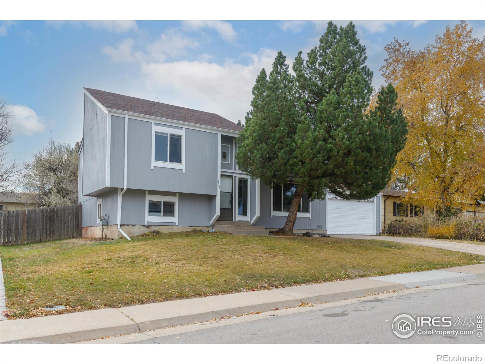 Villa Del Sol Centennial Home | MLS #: 45678910473066645 S Elm Circle, Centennial Beds: 4 Baths: 2 Price: $499,000