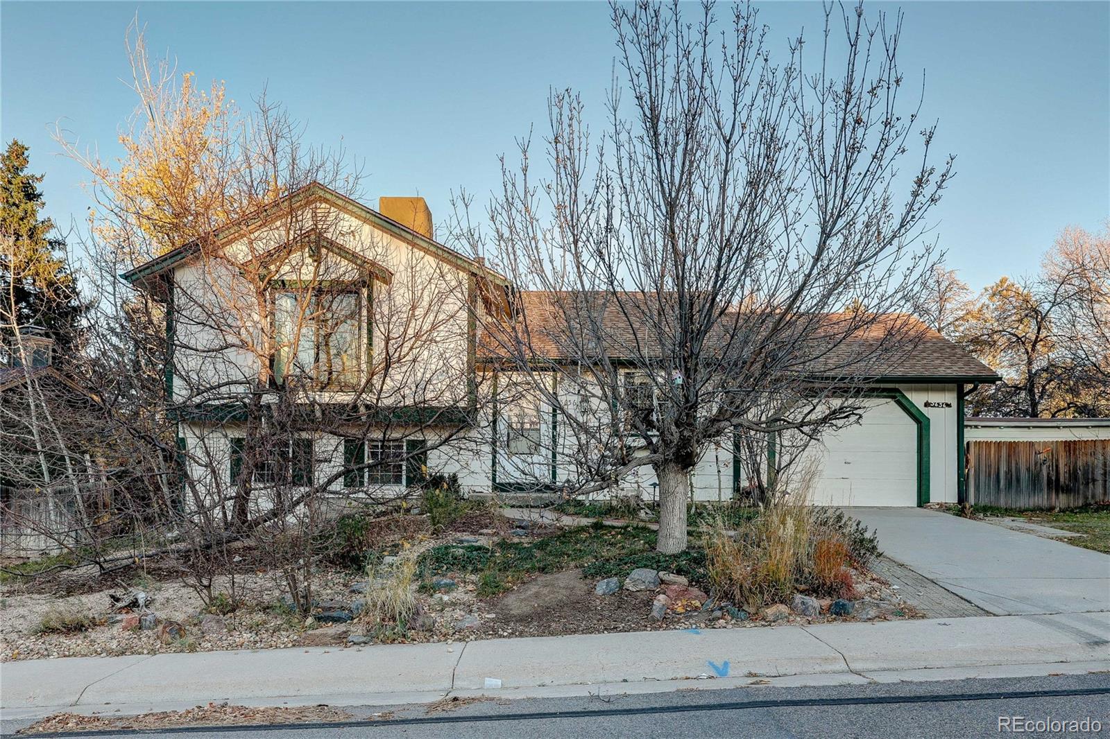 5656 s odessa street, Centennial sold home. Closed on 2026-02-19 for $429,400.