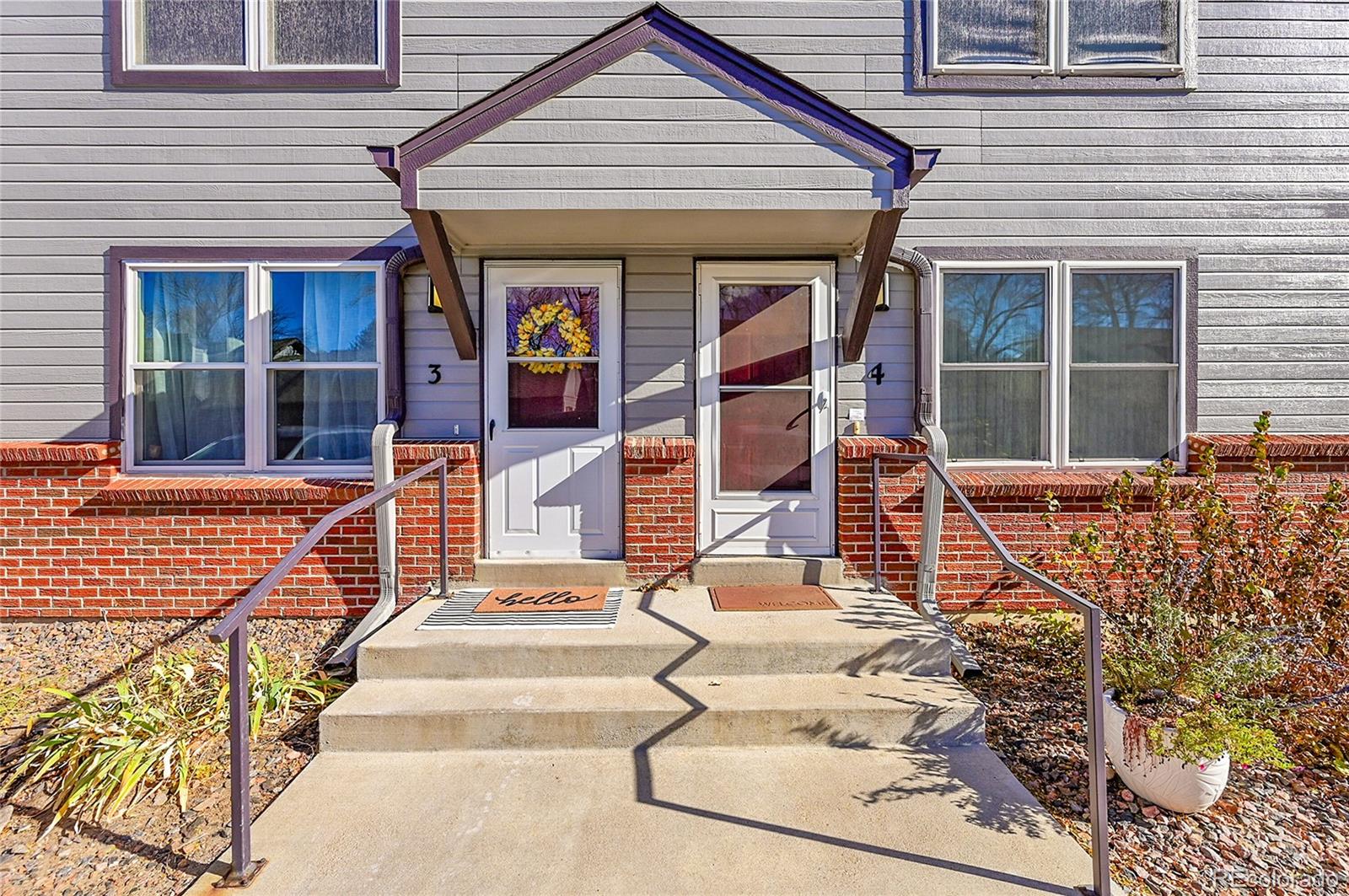 6338 oak court, Arvada sold home. Closed on 2025-12-22 for $364,900.