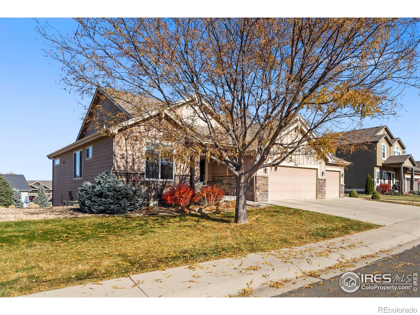 Fossil Ridge Windsor Home | MLS #: 45678910473817414  Ladbroke Drive, Windsor Beds: 2 Baths: 3 Price: $635,000