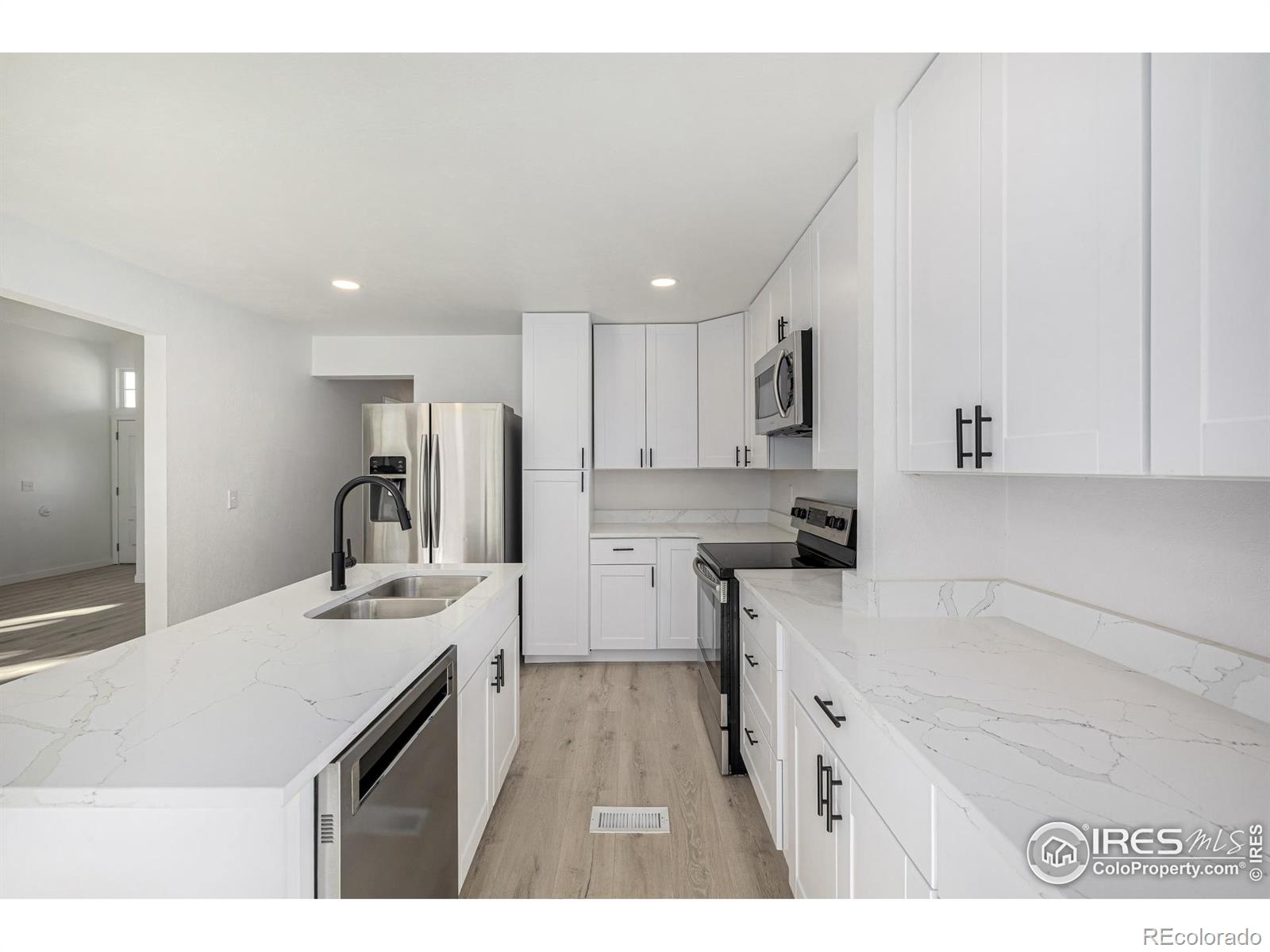  Lafayette Home | MLS #: 45678910474572370  Redwood Avenue, Lafayette Beds: 5 Baths: 4 Price: $636,000