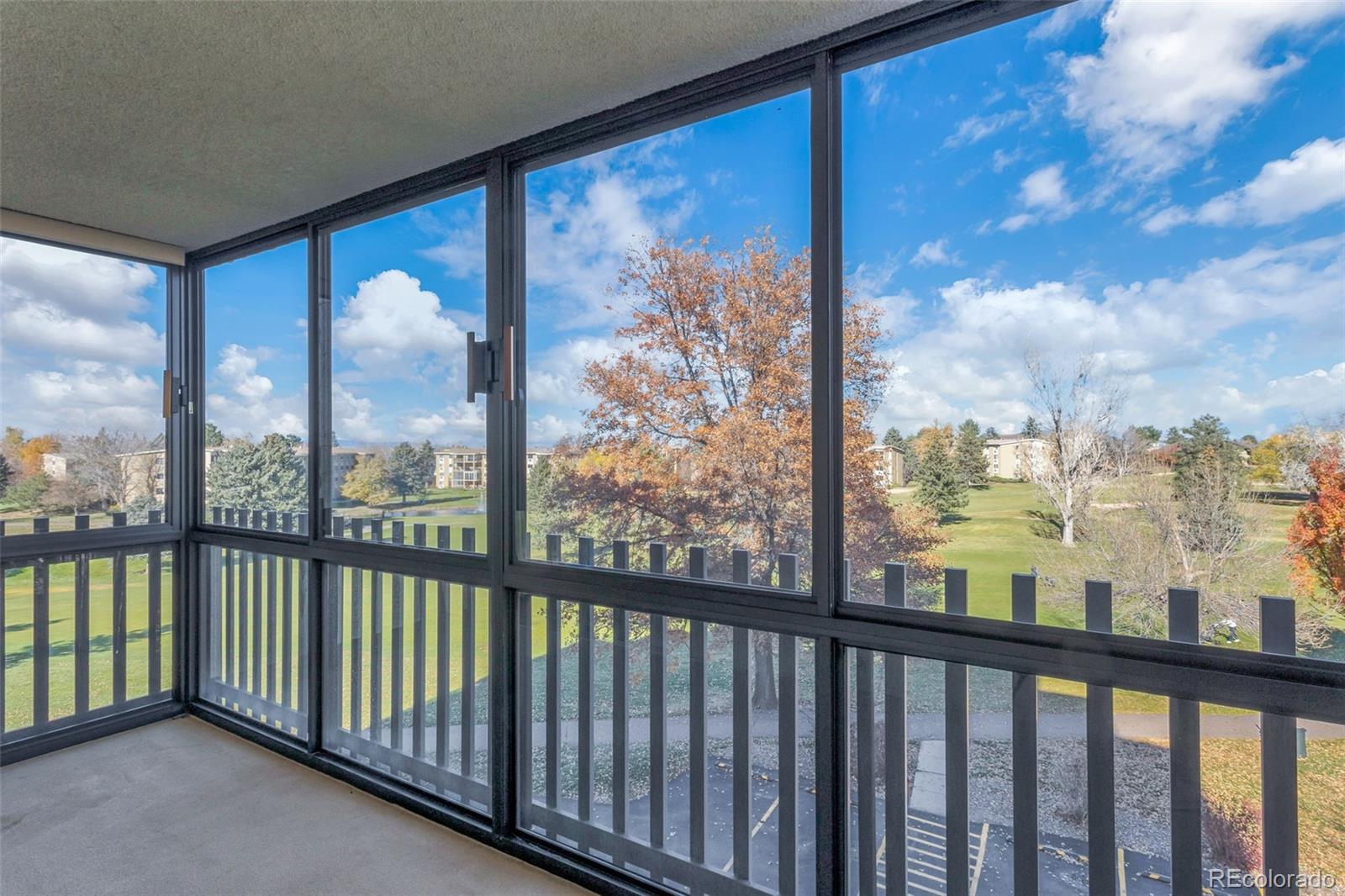 Heather Gardens Aurora Condo / Townhome | MLS #: 587424013691 E Marina Drive 301, Aurora Beds: 2 Baths: 2 Price: $359,000