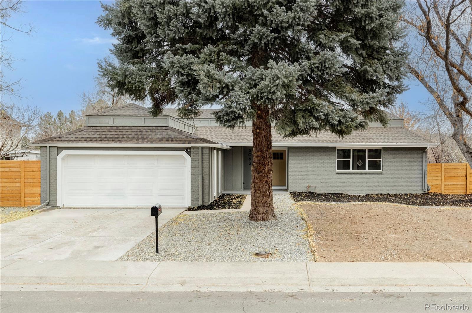 5063 w radcliff avenue, Denver sold home. Closed on 2026-01-08 for $750,000.
