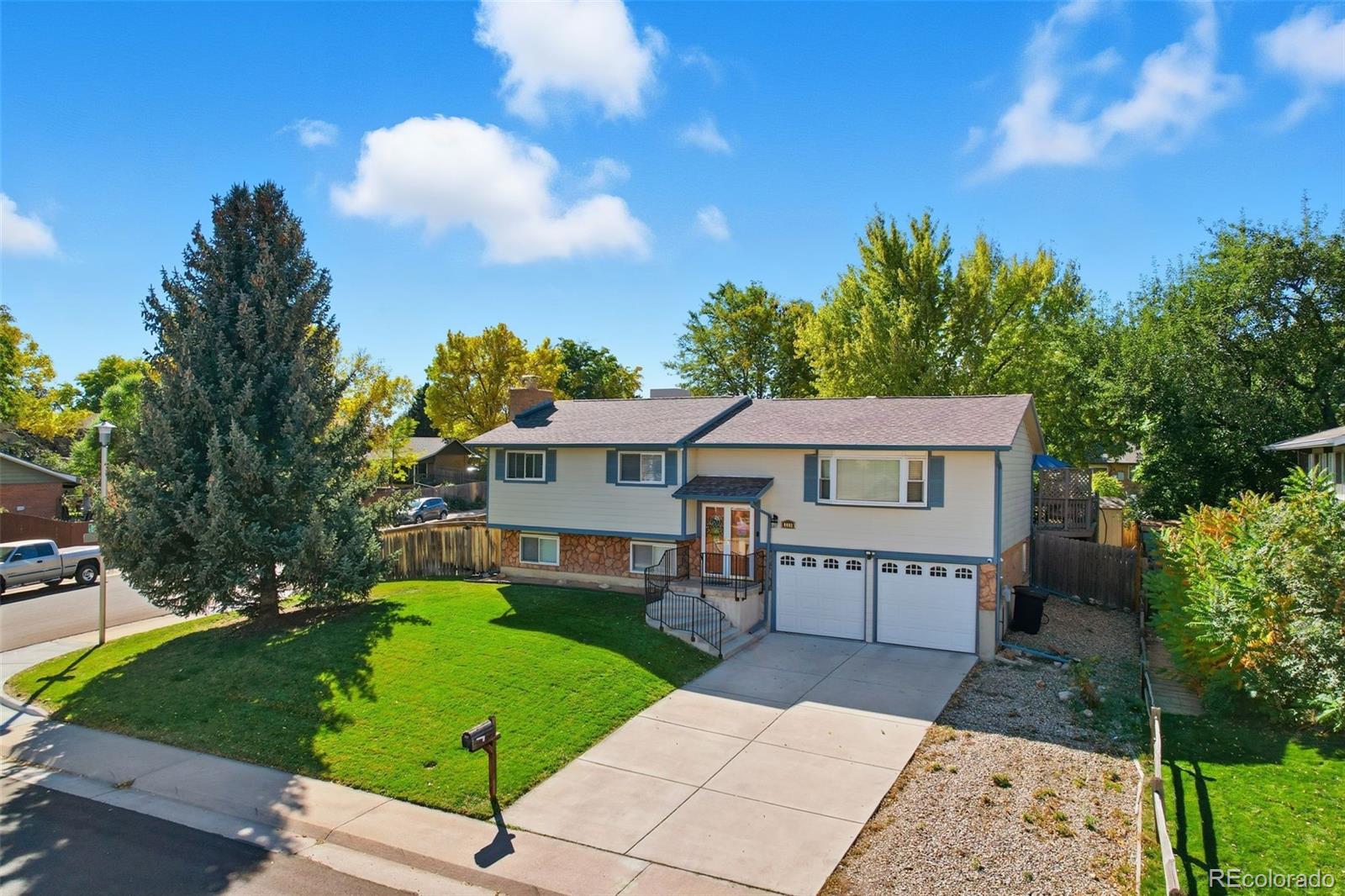 Melody Hills Littleton Home | MLS #: 61701544441 S Estes Street, Littleton Beds: 3 Baths: 3 Price: $675,000
