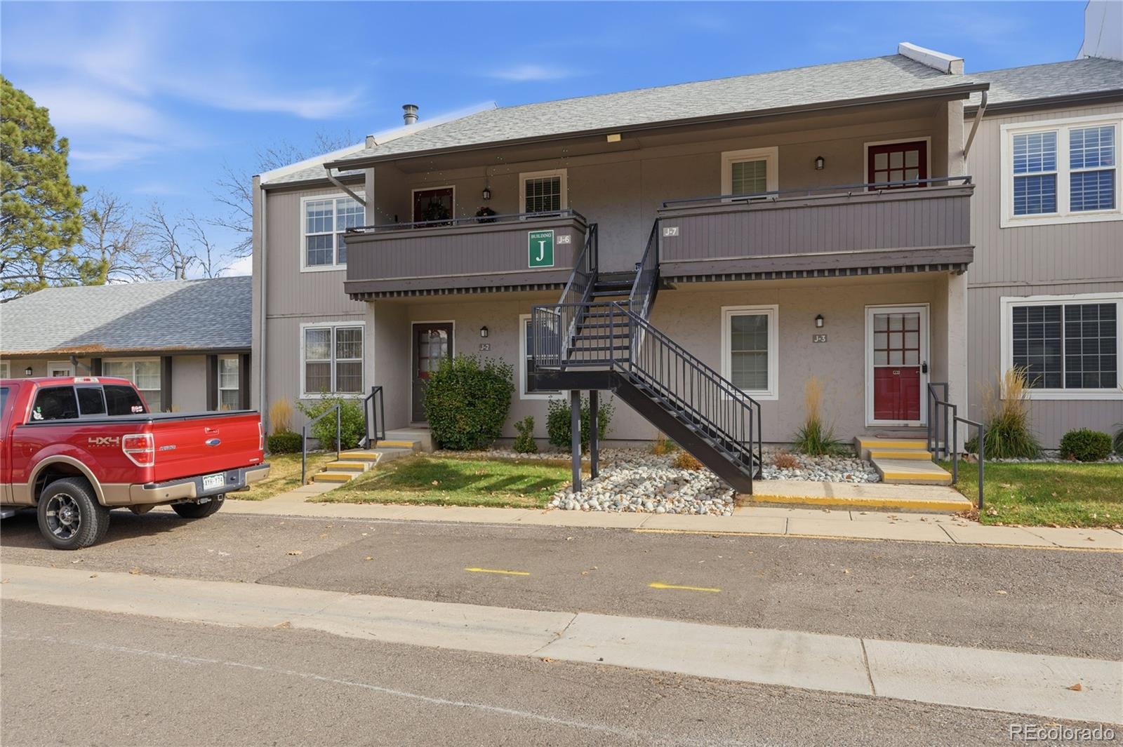 Glenn Oaks Centennial Condo / Townhome | MLS #: 29670337110 S Gaylord Street J-2, Centennial Beds: 2 Baths: 2 Price: $265,000