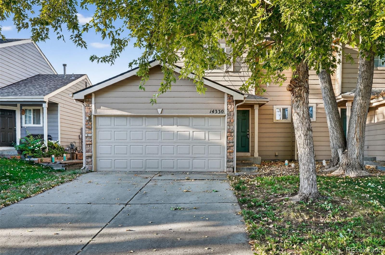Vistas Denver Home | MLS #: 919780014330 E Elk Drive, Denver Beds: 3 Baths: 3 Price: $385,000