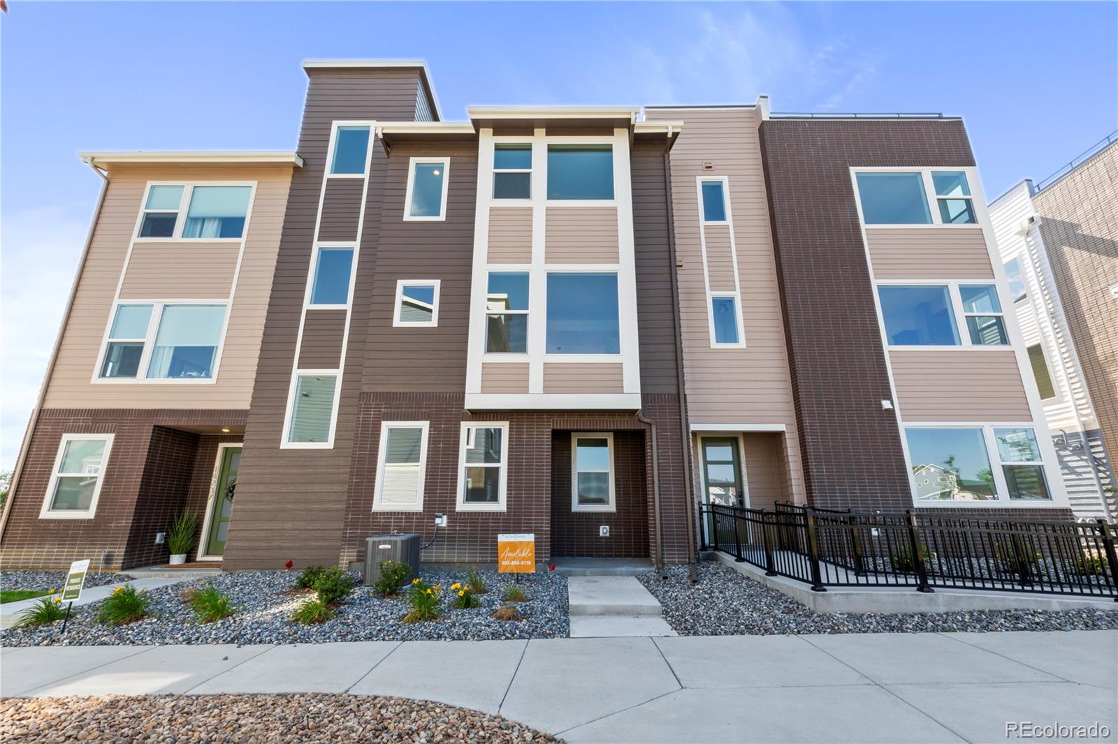  Broomfield Condo / Townhome | MLS #: 393992214241  Currant Street , Broomfield Beds: 2 Baths: 4 Price: $565,000