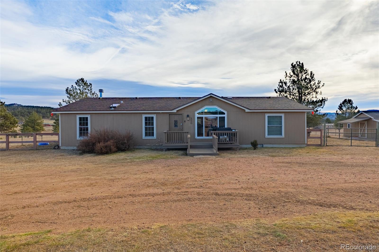 La Montana Mesa Florissant Home | MLS #: 3794072110  Rimrock Circle, Florissant Beds: 3 Baths: 2 Price: $424,500