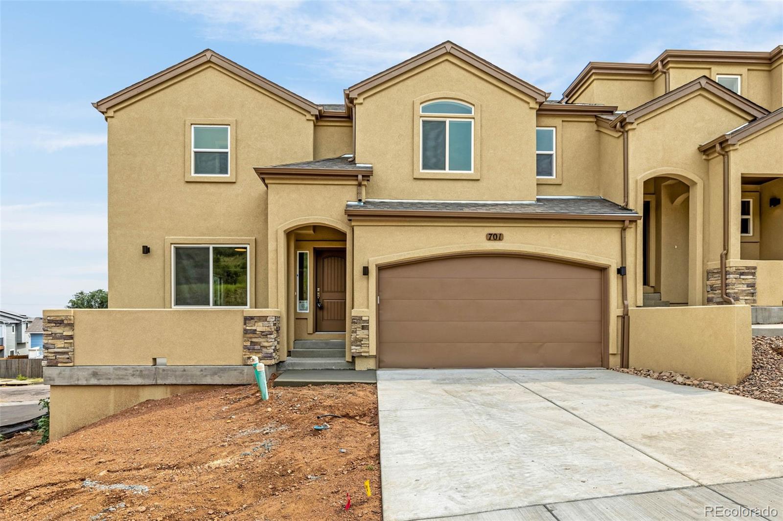  Colorado Springs Condo / Townhome | MLS #: 1572140701  Littlebear  , Colorado Springs Beds: 4 Baths: 5 Price: $549,000