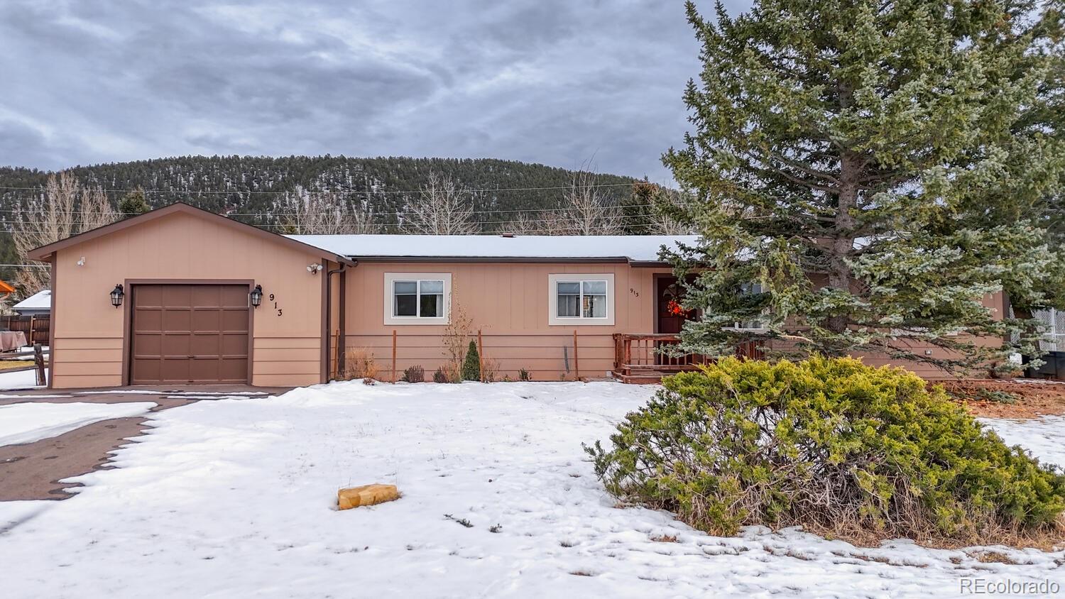 Fullview Woodland Park Home | MLS #: 4741465913 N Baldwin Street, Woodland Park Beds: 3 Baths: 2 Price: $450,000