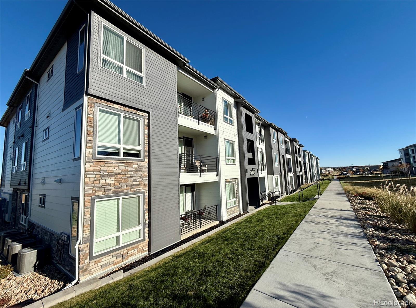 Stonegate Parker Condo / Townhome | MLS #: 300115216881  Askins Loop 305, Parker Beds: 2 Baths: 2 Price: $269,900