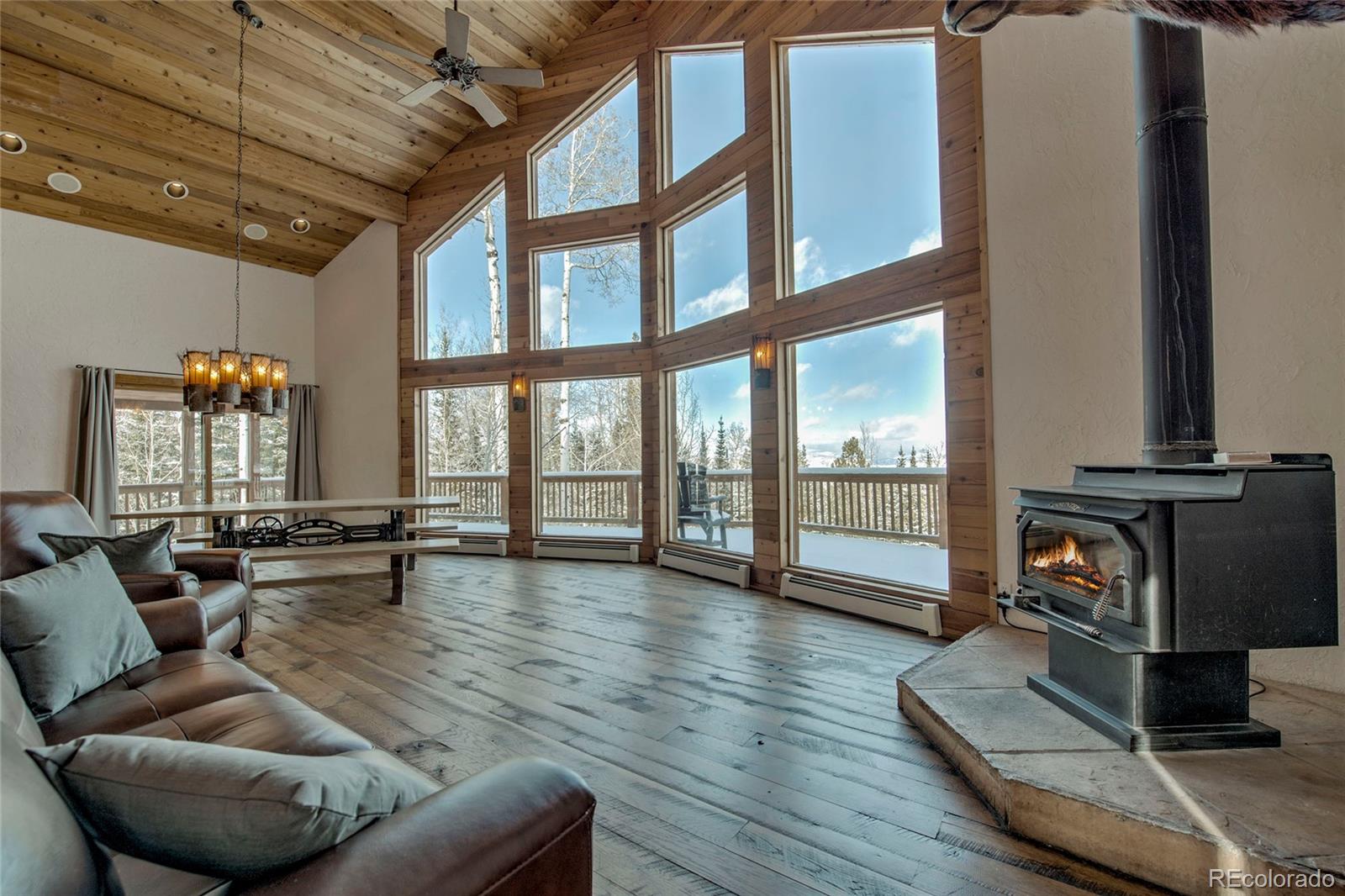 12 gcr 161 (old pass rd) , Kremmling sold home. Closed on 2025-12-30 for $933,900.
