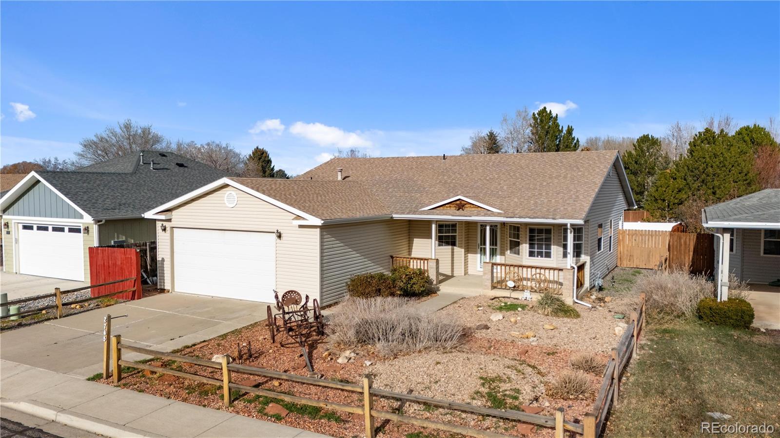 2745 country club way, Montrose sold home. Closed on 2026-02-13 for $425,000.