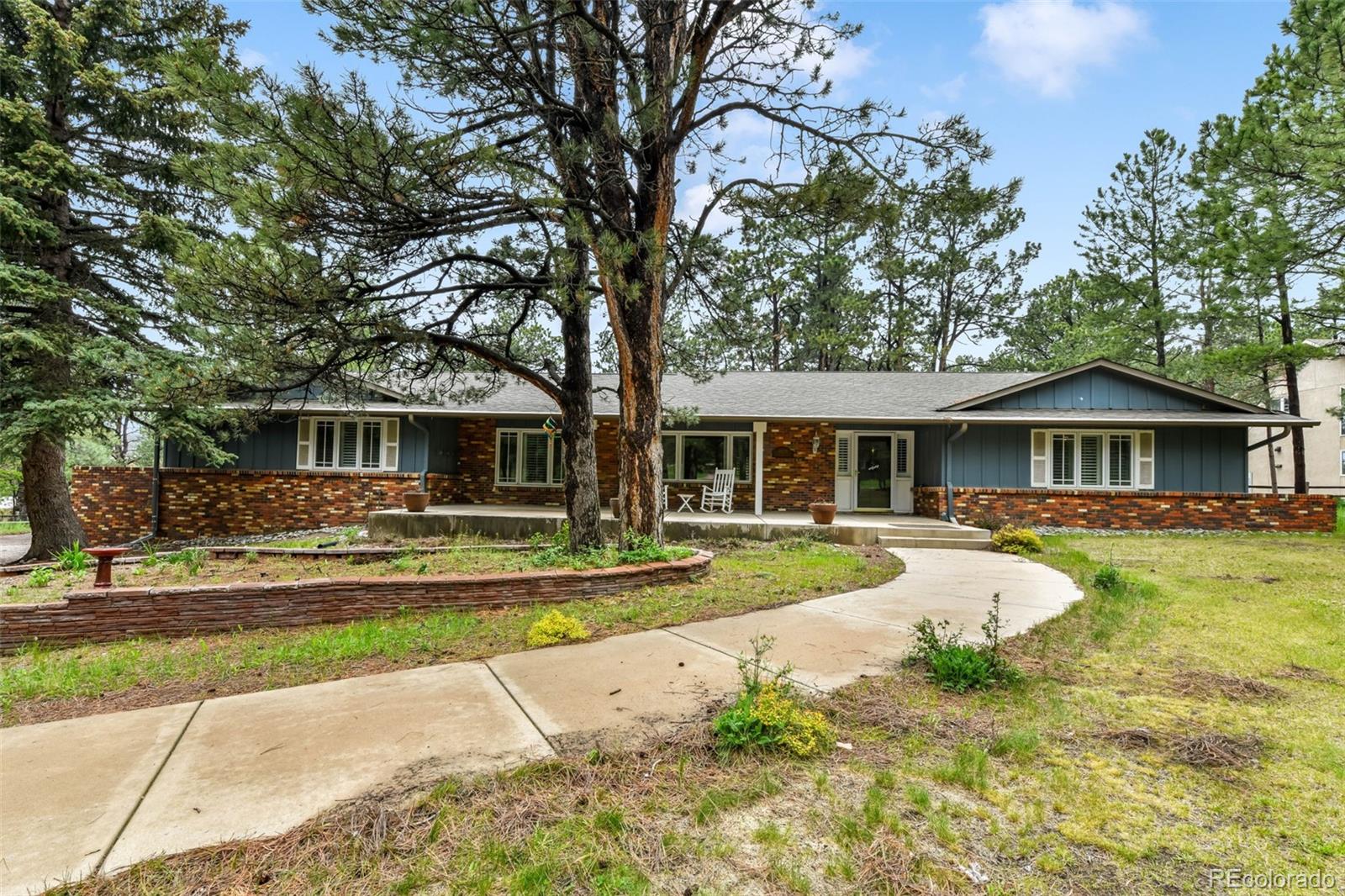  Monument Home | MLS #: 530805419070  White Fawn Drive, Monument Beds: 3 Baths: 2 Price: $749,900