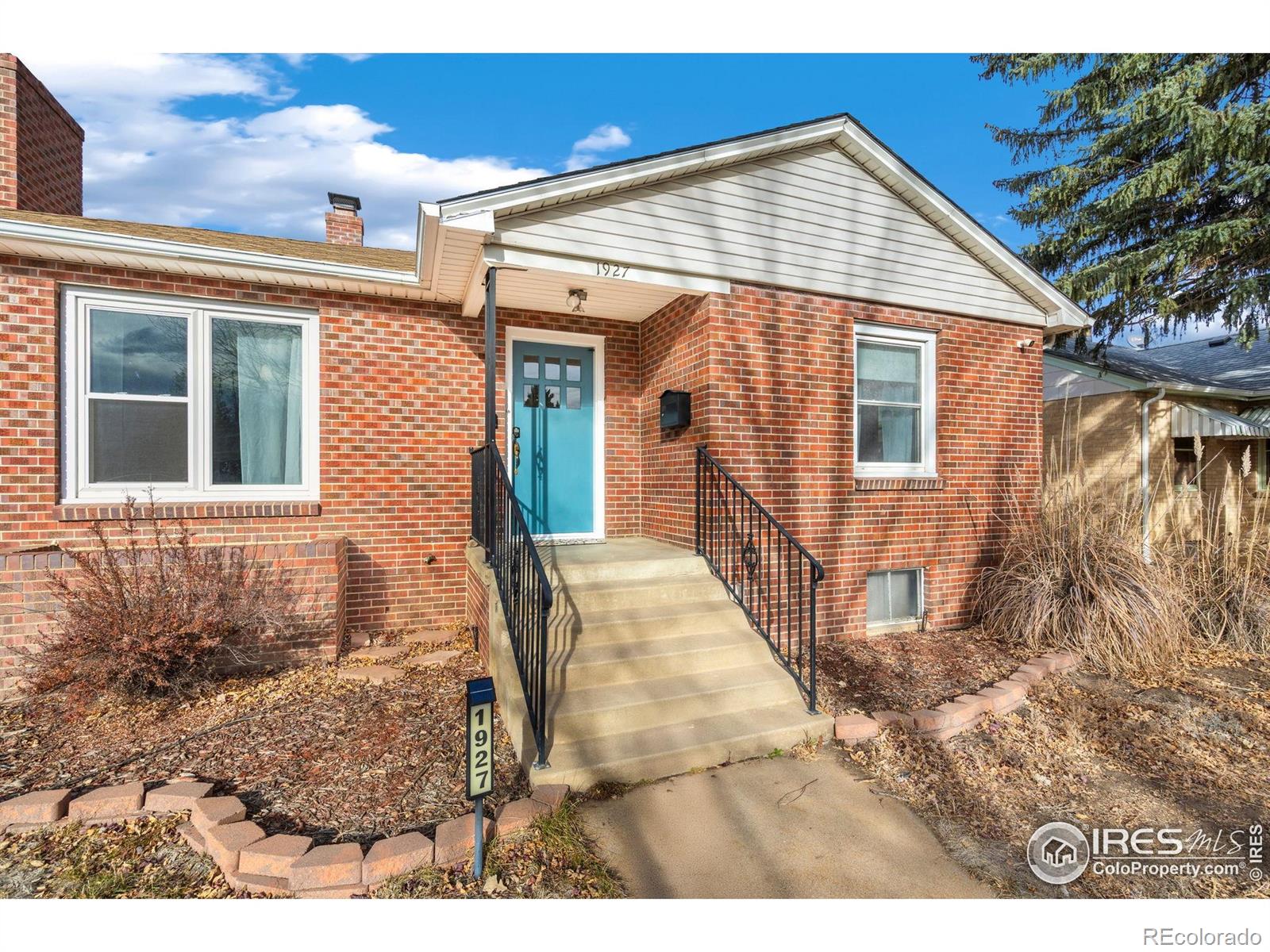 1927  13th street, Greeley sold home. Closed on 2026-04-01 for $374,999.