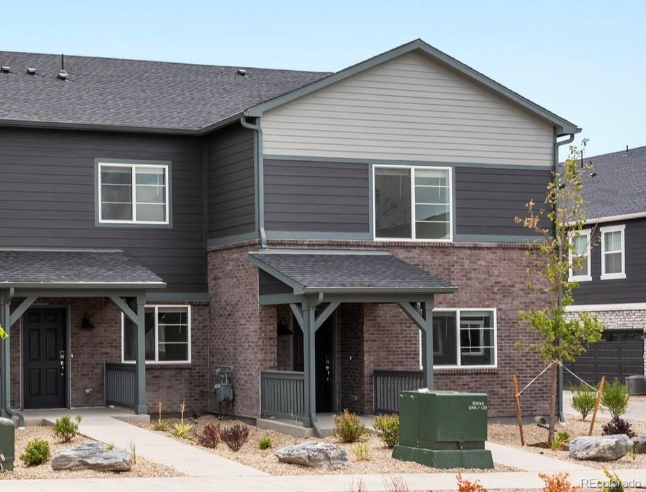High Point Aurora Home | MLS #: 213995121064 E 65th Drive, Aurora Beds: 3 Baths: 3 Price: $415,000