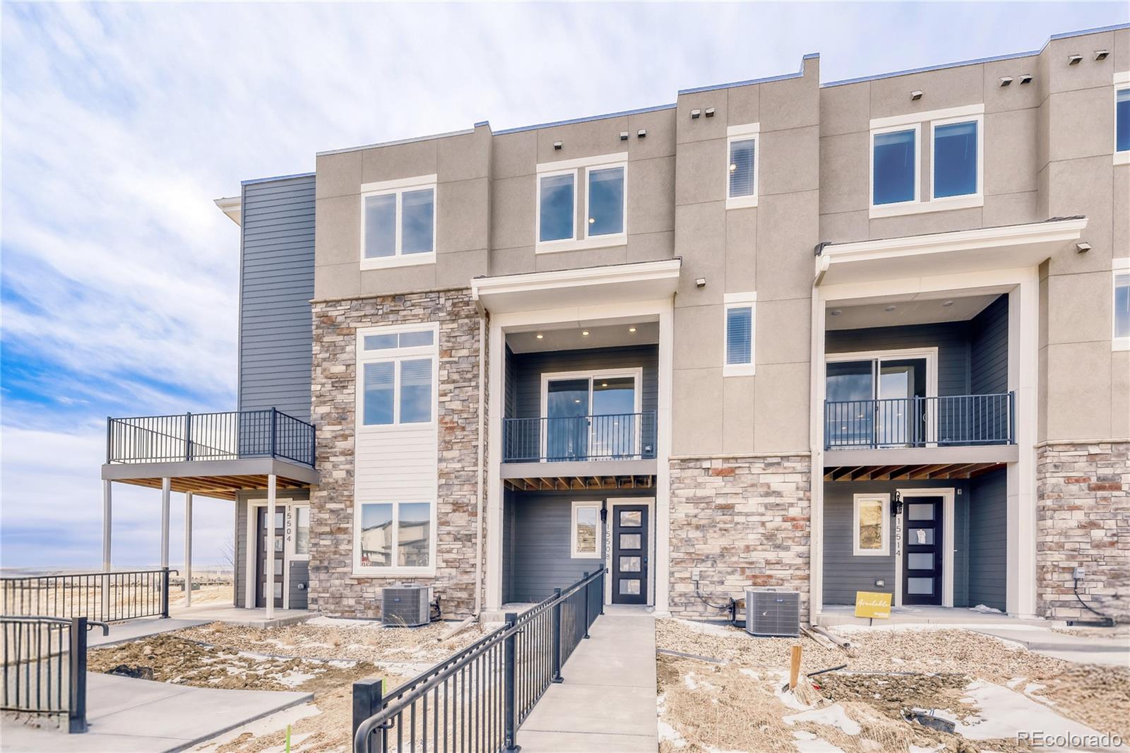 Solterra Lakewood Home | MLS #: 995912615508 W Washburn Avenue, Lakewood Beds: 3 Baths: 4 Price: $634,900