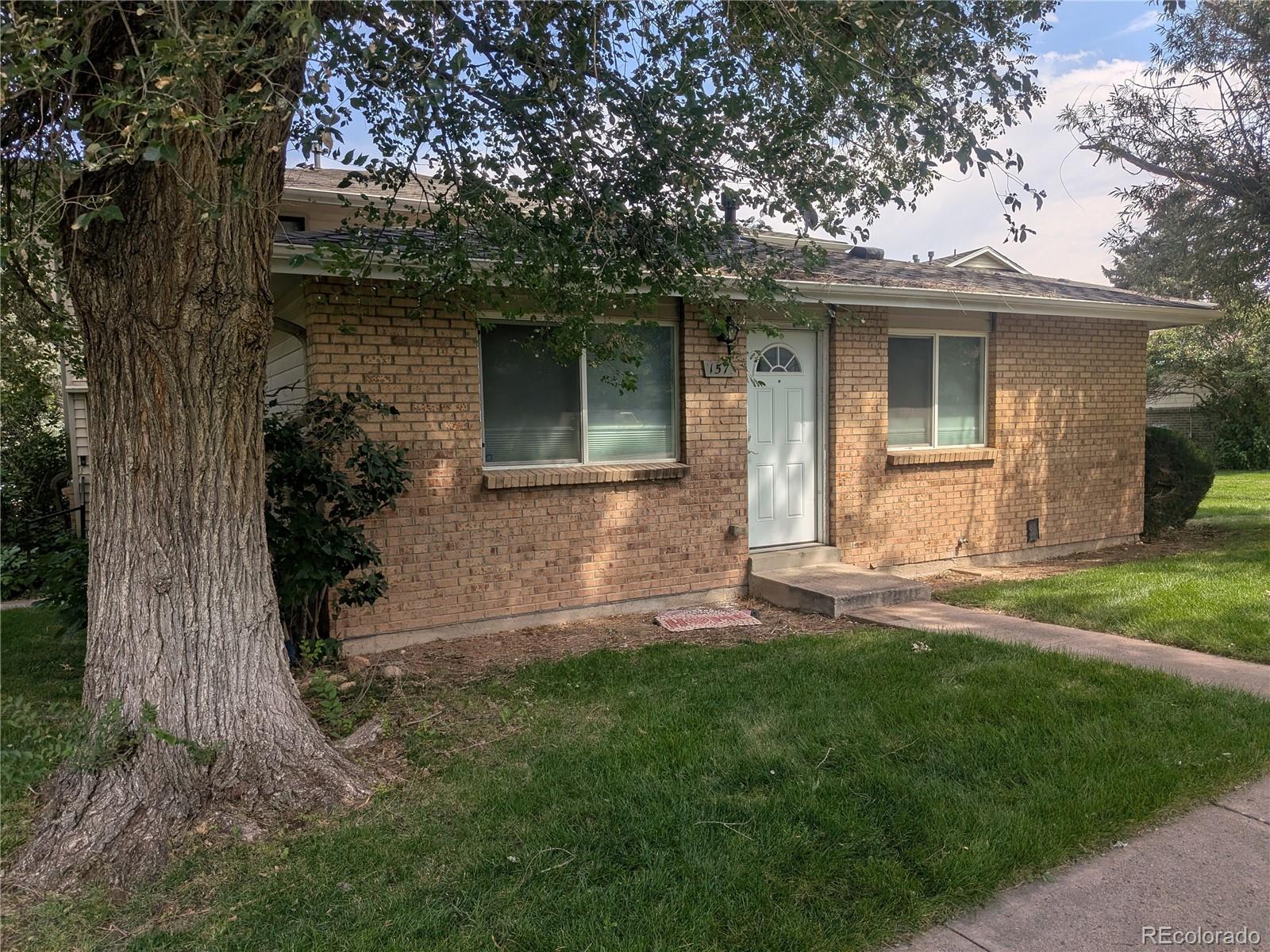 3351 s field street, Lakewood sold home. Closed on 2026-04-03 for $224,000.