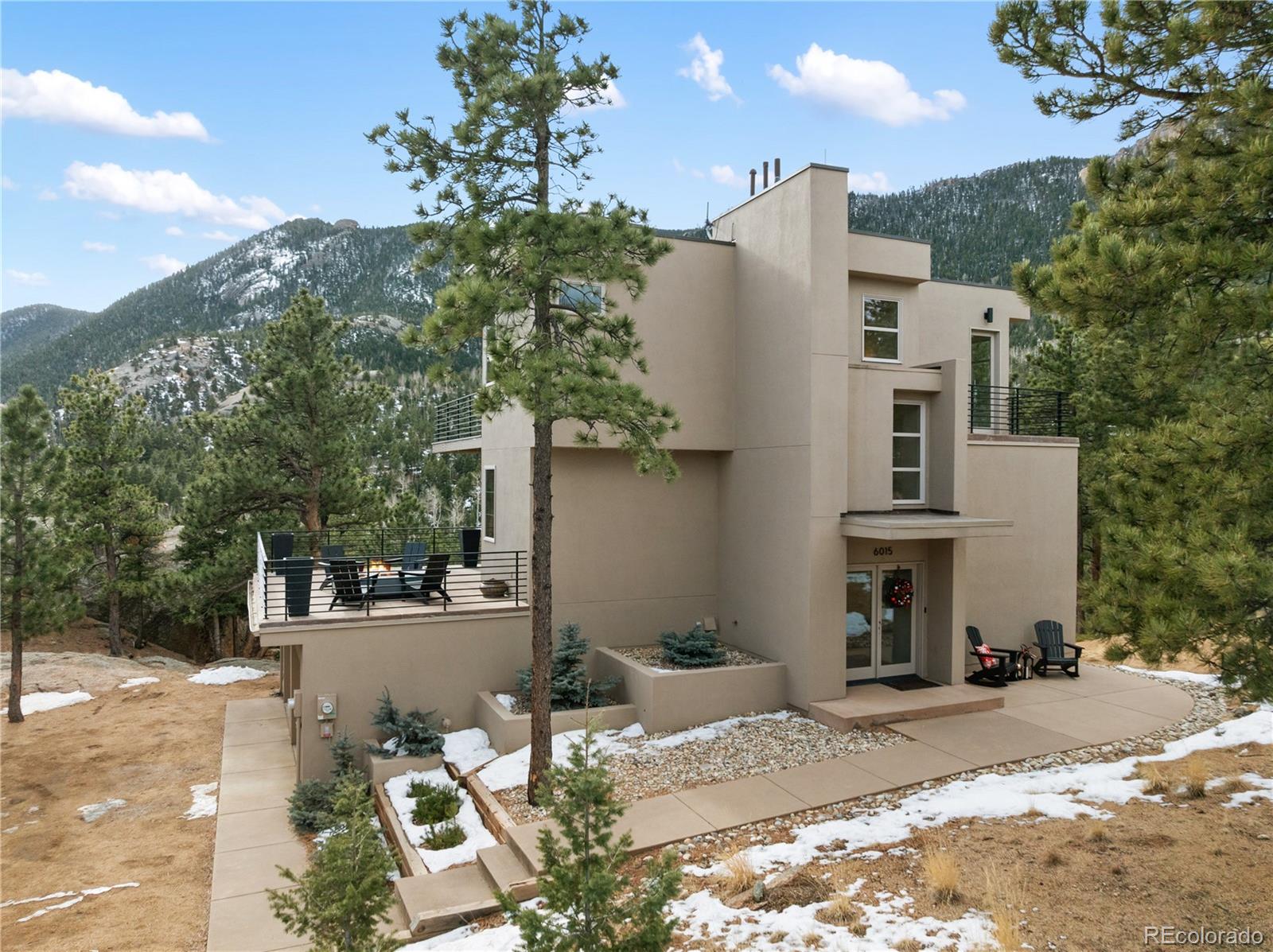6015  waterfall loop, Manitou Springs sold home. Closed on 2026-01-29 for $900,000.