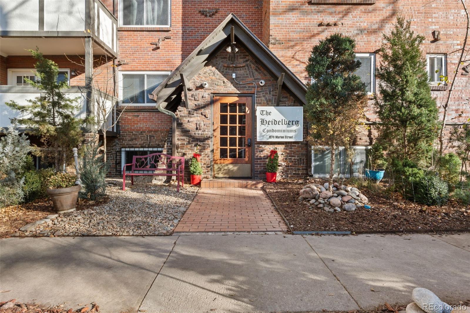 Cheesman Park Denver Condo / Townhome | MLS #: 99878541270 N Marion Street 211, Denver Beds: 2 Baths: 1 Price: $299,000