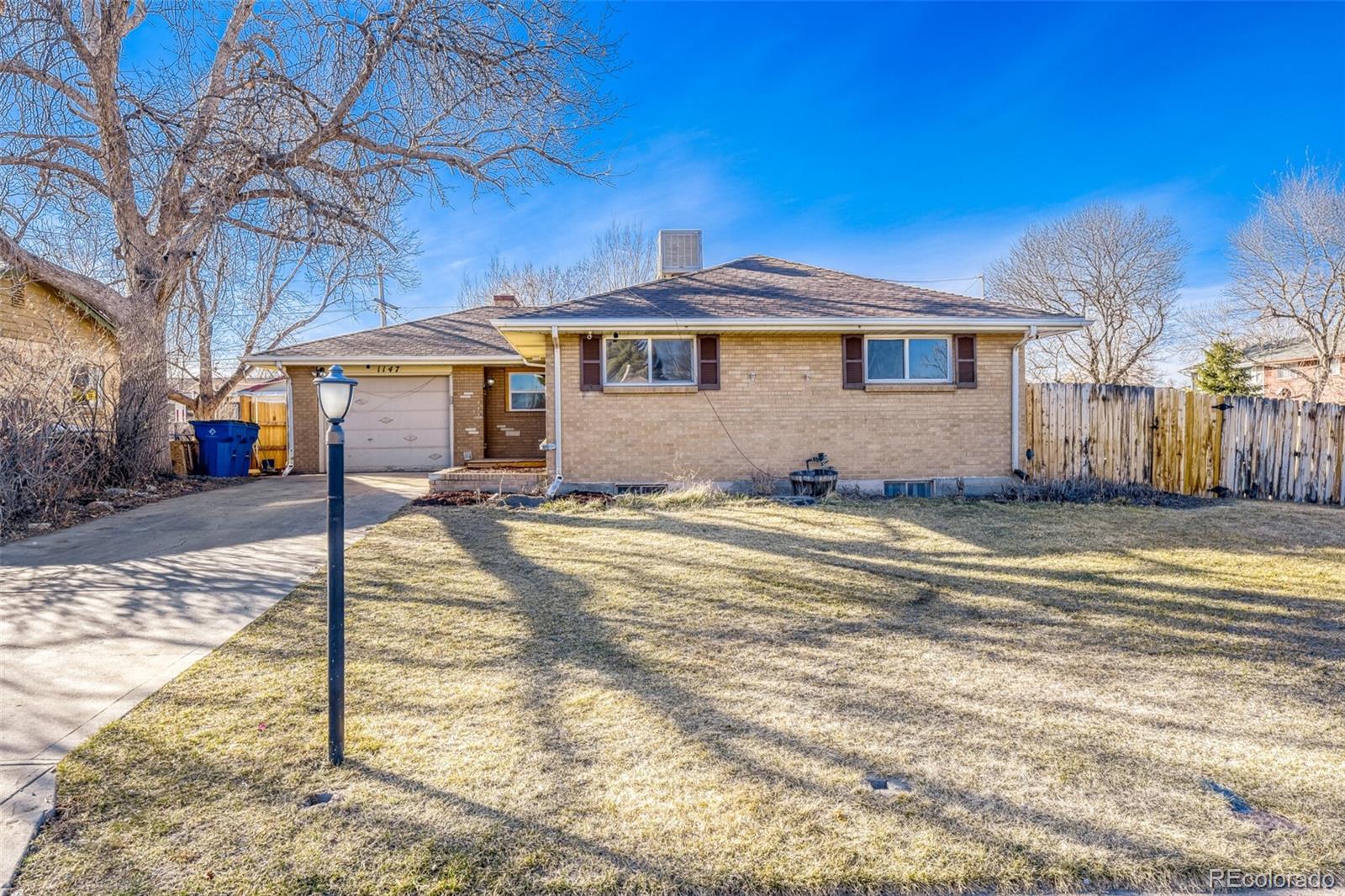 Craigs Clover Knoll Lakewood Home | MLS #: 48252781147 S Kendall Court, Lakewood Beds: 3 Baths: 2 Price: $499,000