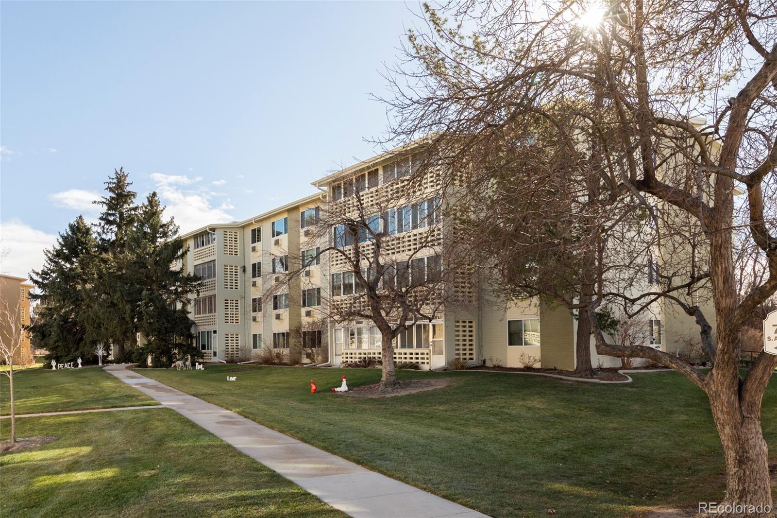 Windsor Denver Condo / Townhome | MLS #: 3812901705 S Alton Way 4D, Denver Beds: 2 Baths: 2 Price: $279,000