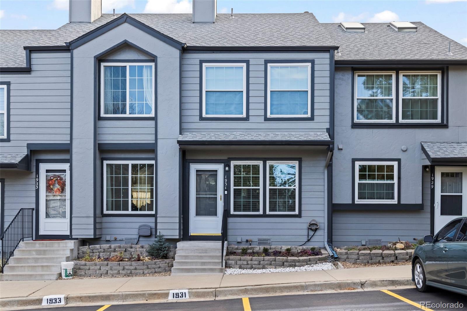  Lakewood Condo / Townhome | MLS #: 97961571931  Newland Court , Lakewood Beds: 2 Baths: 2 Price: $350,000