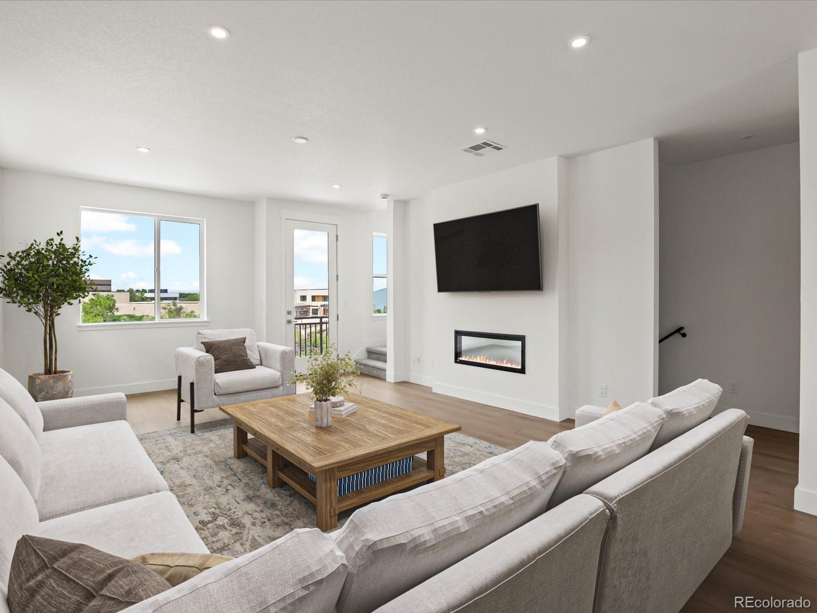 10  ascent trail, Englewood sold home. Closed on 2026-02-27 for $658,240.