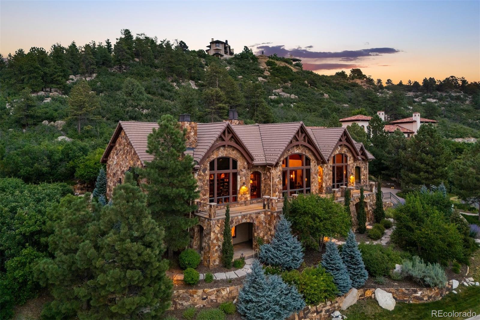 1053 night sky court, Castle Rock sold home. Closed on 2026-10-15 for $4,216,813.