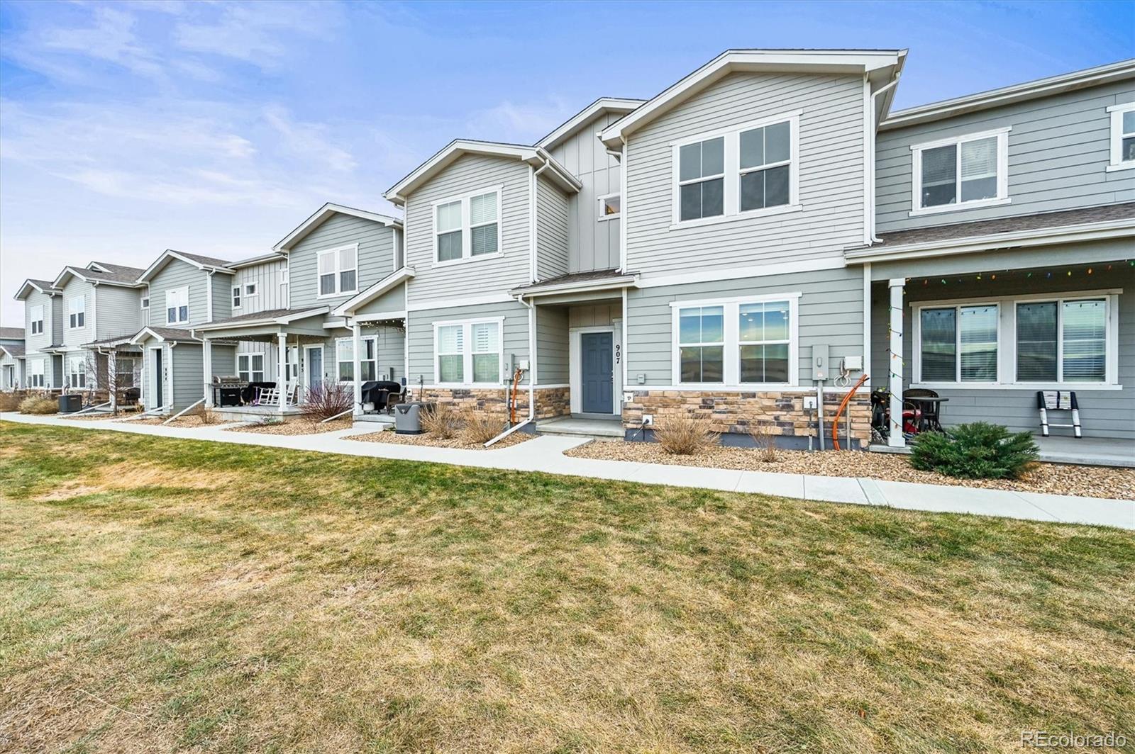  Commerce City Condo / Townhome | MLS #: 591297810565 N Paris Street 9B, Commerce City Beds: 3 Baths: 3 Price: $315,900