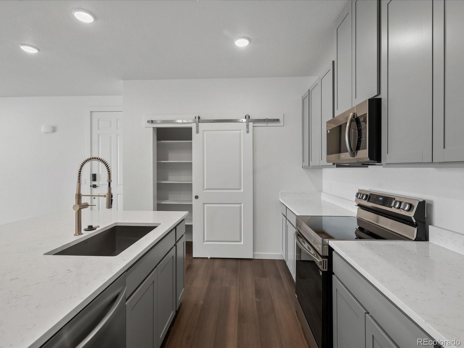 Gateway Commons Denver Condo / Townhome | MLS #: 74598376153 N Ceylon Street 206, Denver Beds: 2 Baths: 2 Price: $299,990