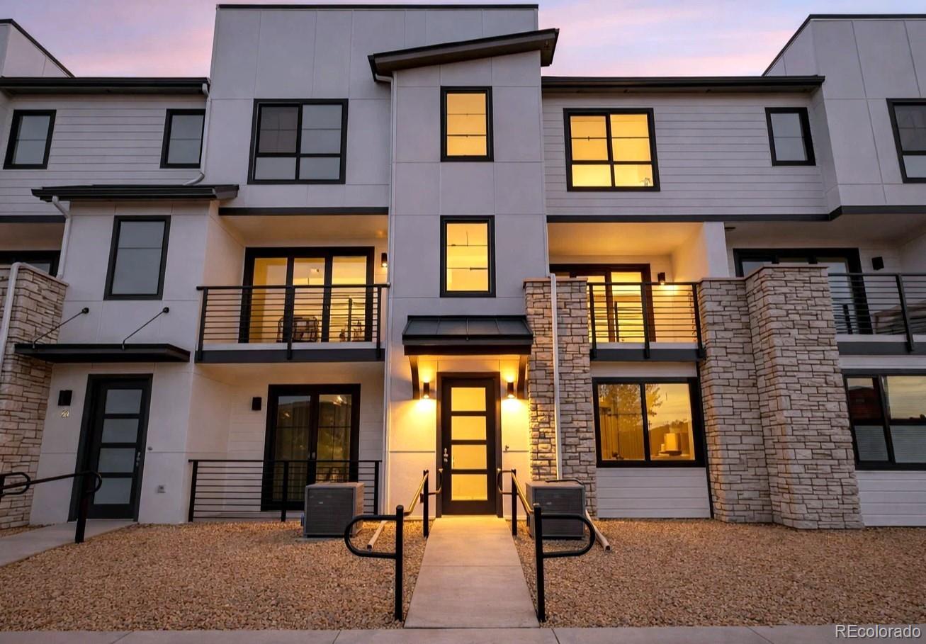 Virginia Village Denver Condo / Townhome | MLS #: 30171362078 S Holly Street 3, Denver Beds: 4 Baths: 4 Price: $644,990