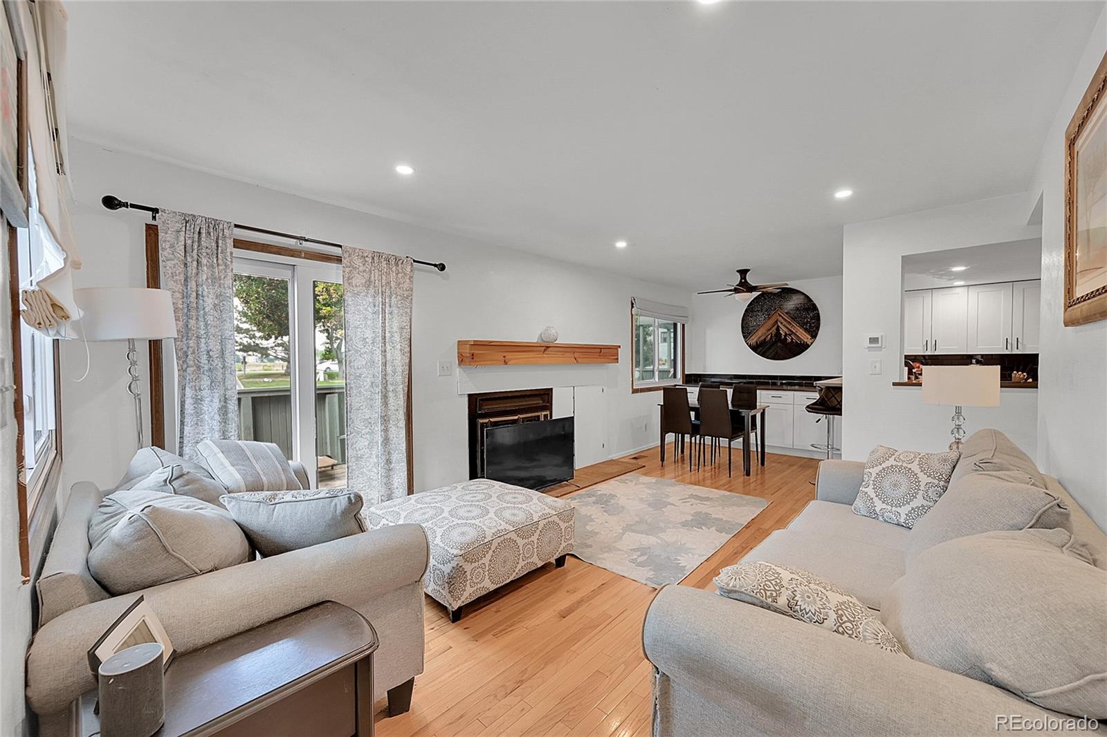  Lakewood Condo / Townhome | MLS #: 195188210430 W Jewell Avenue B, Lakewood Beds: 3 Baths: 3 Price: $385,000
