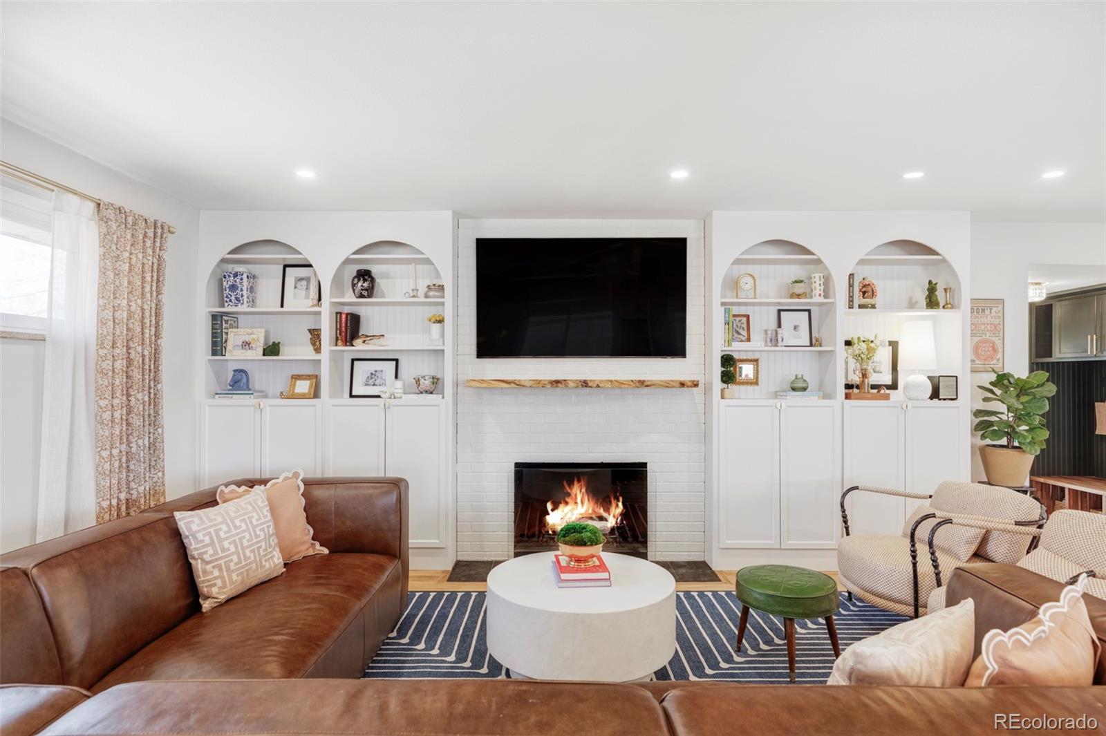 6567 s elizabeth way, Centennial sold home. Closed on 2026-02-19 for $830,000.