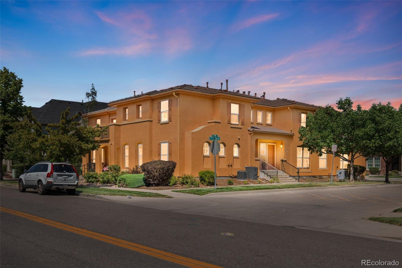 Stapleton Denver Condo / Townhome | MLS #: 21293837777 E 23rd Avenue 204, Denver Beds: 2 Baths: 3 Price: $460,000