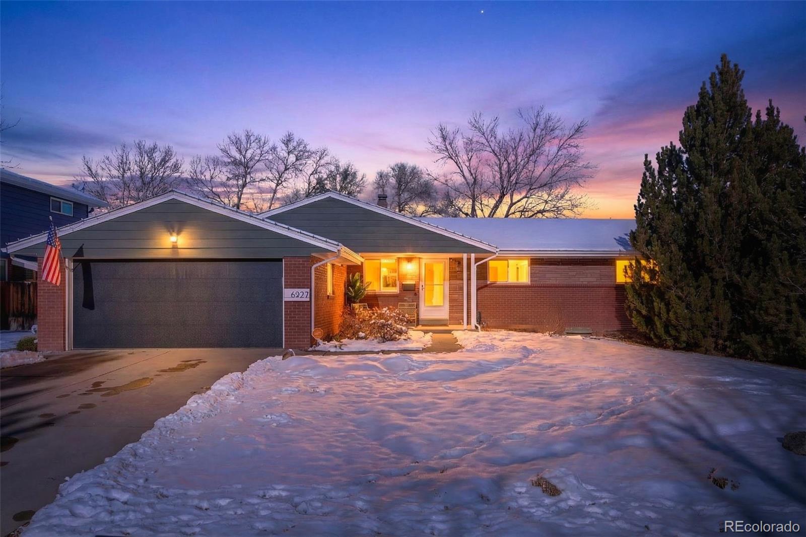6927 s madison way, Centennial sold home. Closed on 2026-02-12 for $755,000.