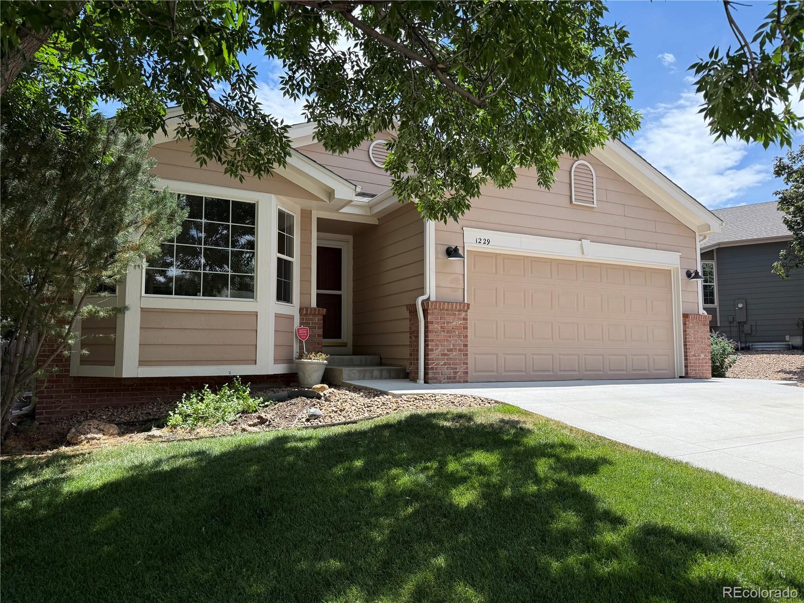 Castle Pines Castle Pines Home | MLS #: 30367661229  Berganot Trail, Castle Pines Beds: 5 Baths: 3 Price: $670,000