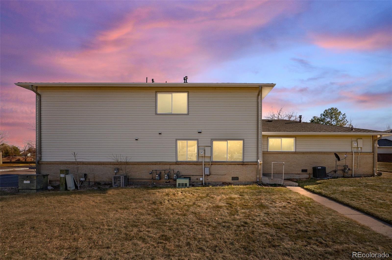 Bear Creek Lakewood Home | MLS #: 49800703354 S Flower Street, Lakewood Beds: 2 Baths: 2 Price: $265,000