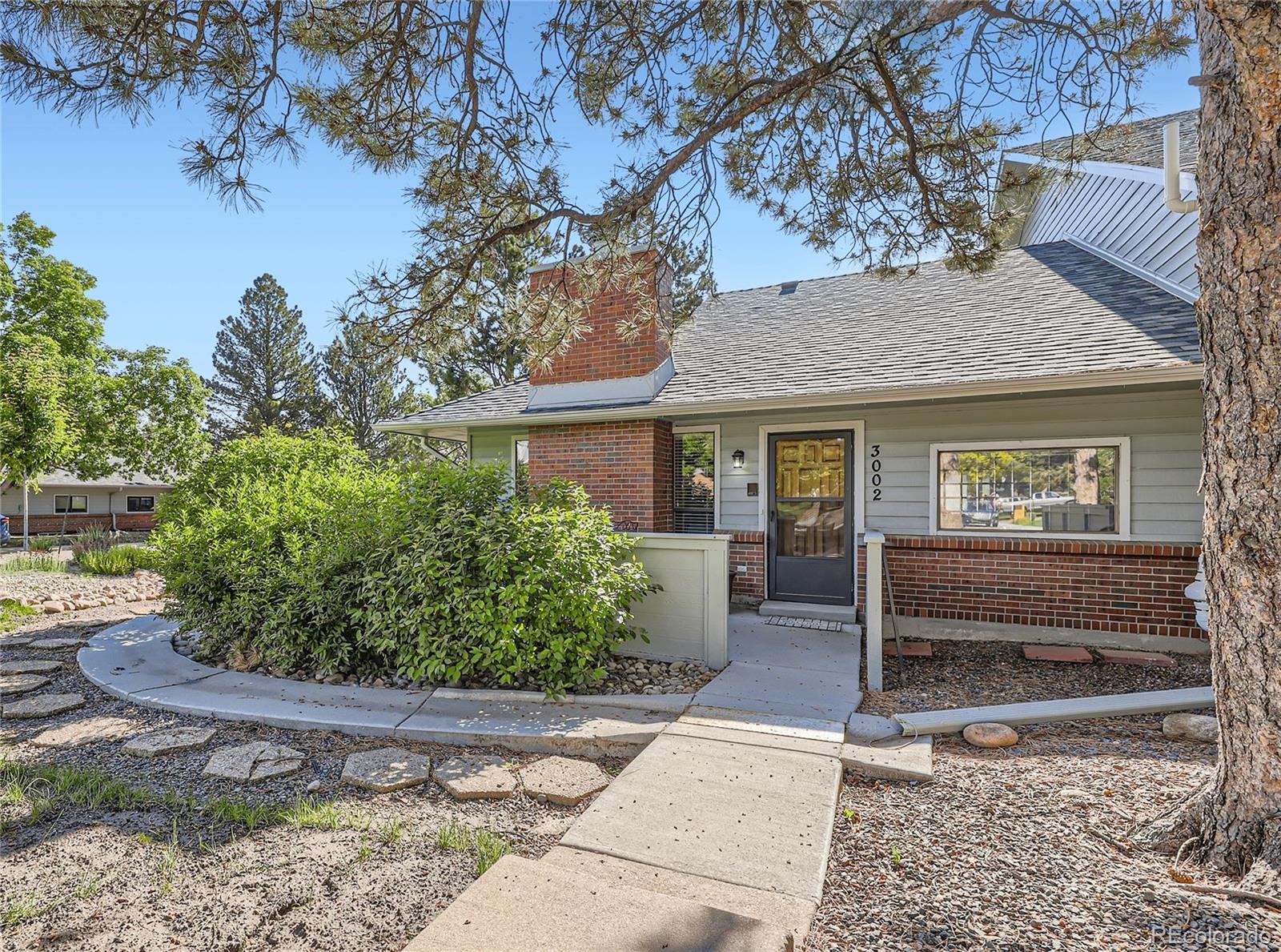  Centennial Condo / Townhome | MLS #: 57703073002 E Long Circle , Centennial Beds: 4 Baths: 3 Price: $549,500